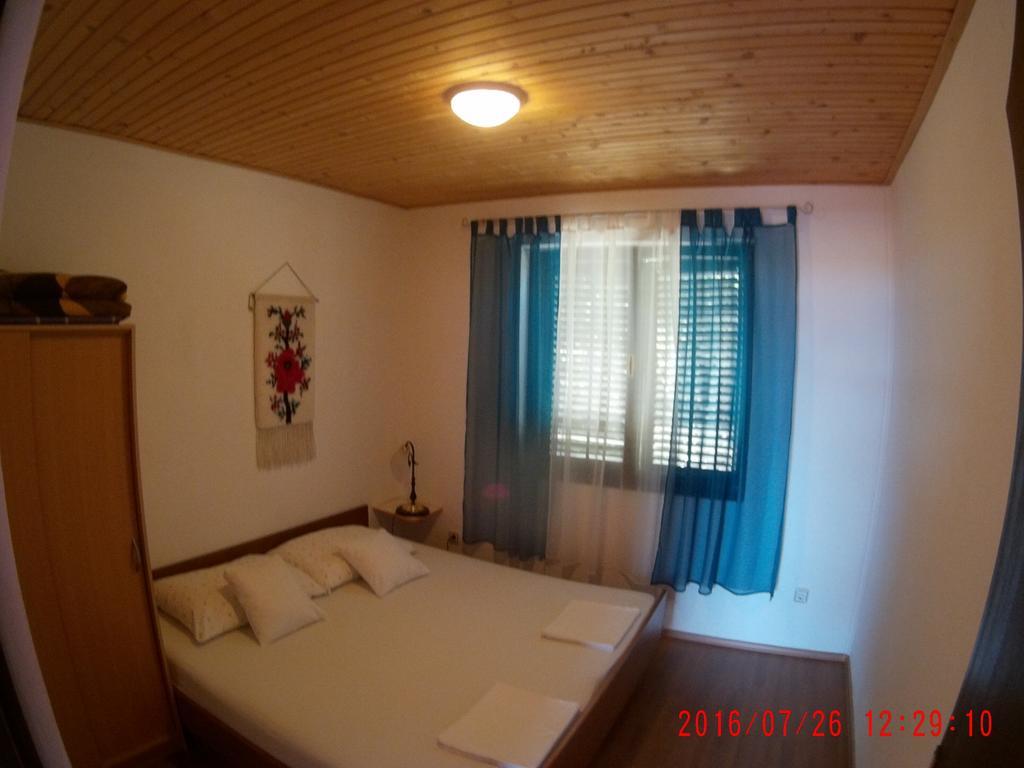 Apartman Luburic ปิเนซิตซี ภายนอก รูปภาพ
